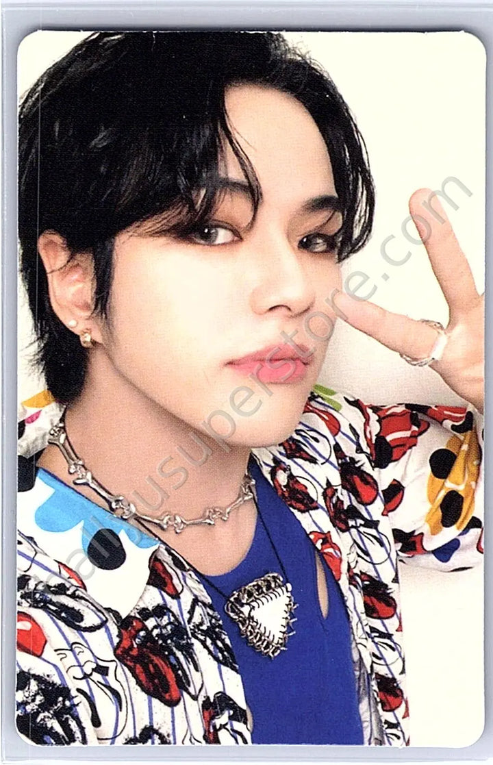 TREASURE - Yoon Jaehyuk - THE SECOND STEP : CHAPTER TWO album photocard blue back deep blue version selfie