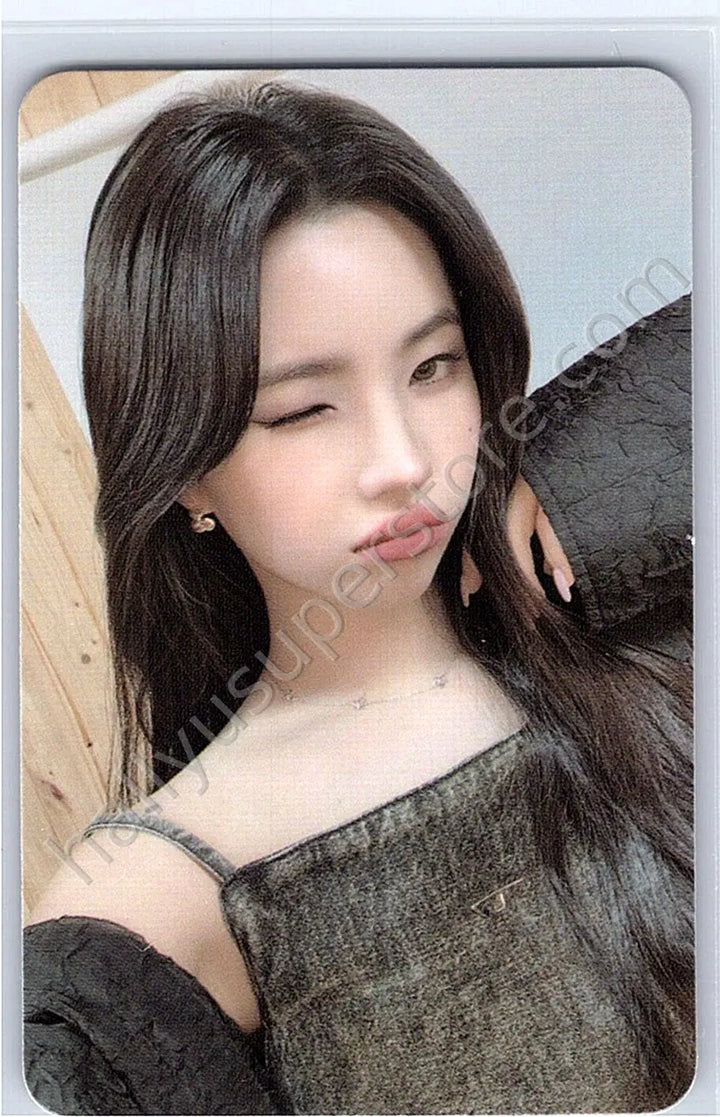 i-dle - Soyeon - (G)I-DLE x Frank Burger brand collaboration photocard set round 2