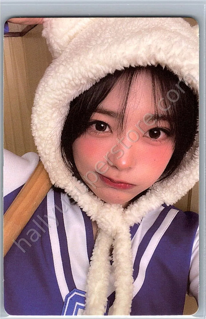 QWER - Siyeon - Manito album photocard friend version