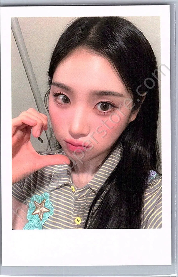 tripleS - Jiyeon - Assemble25 Jump-up polaroid