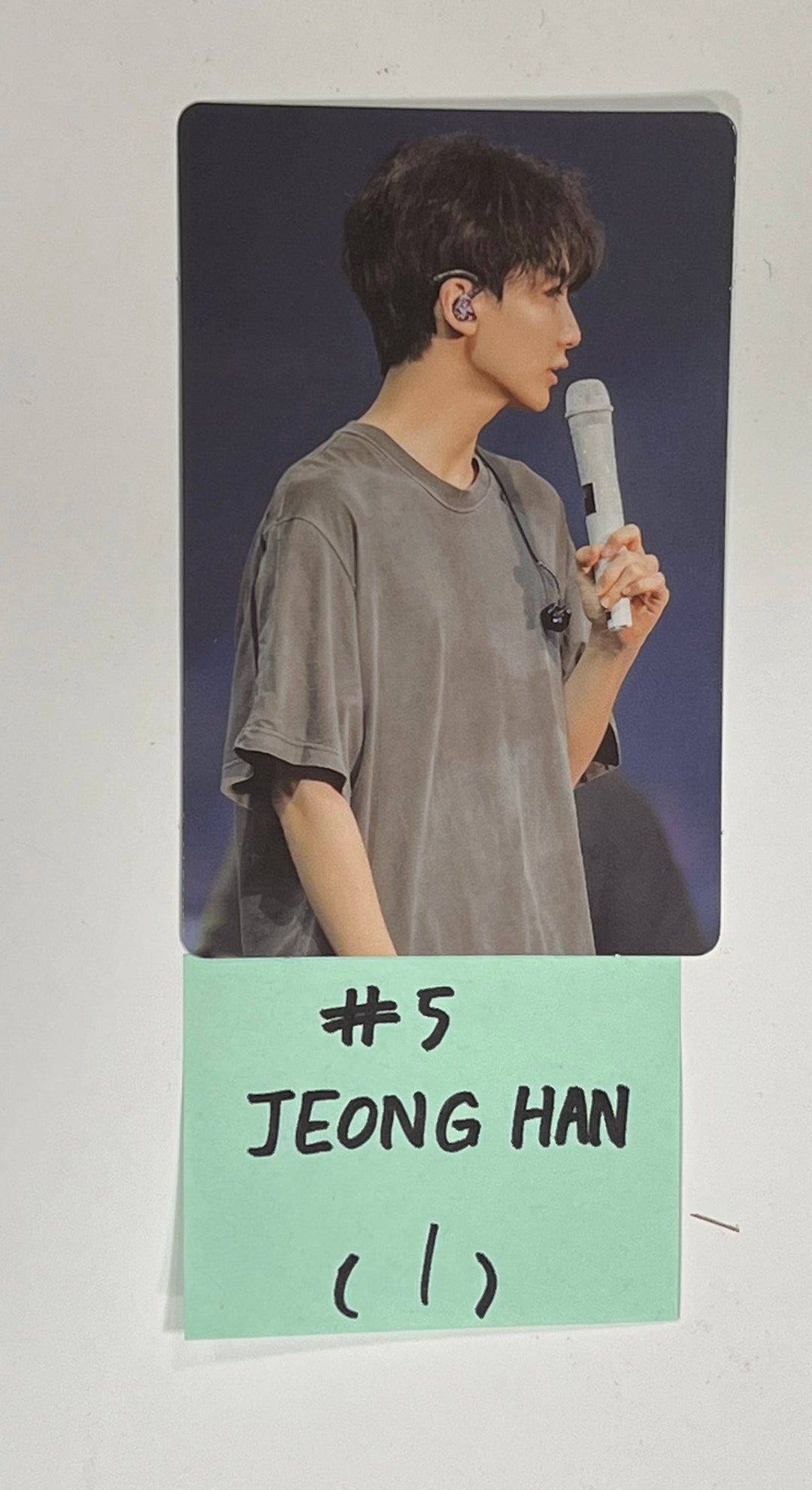 Seventeen "Follow Fellow" - Hybe Insight Exhibition Random Photocard (1) [24.3.20] - HALLYUSUPERSTORE