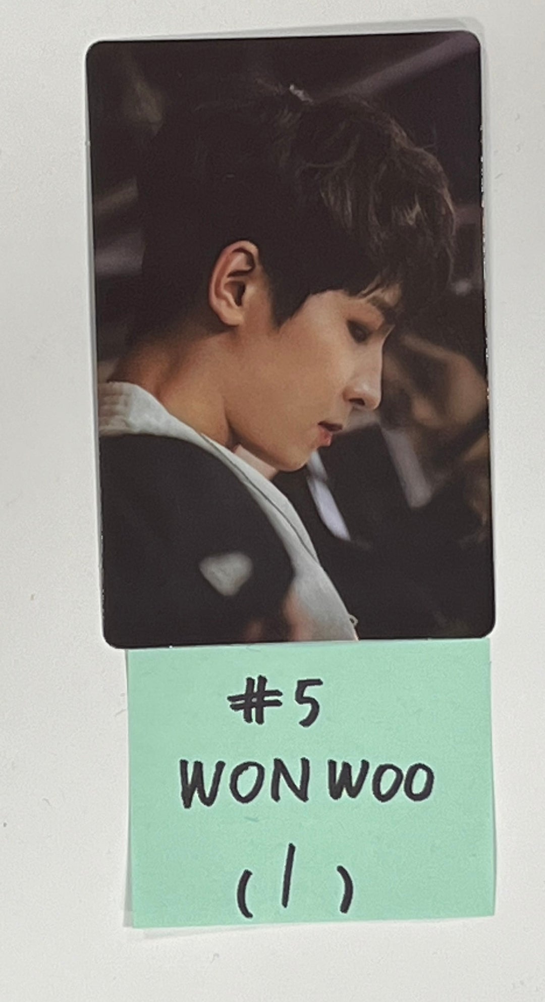 Seventeen "Follow Fellow" - Hybe Insight Exhibition Random Photocard (2) [24.3.20] - HALLYUSUPERSTORE