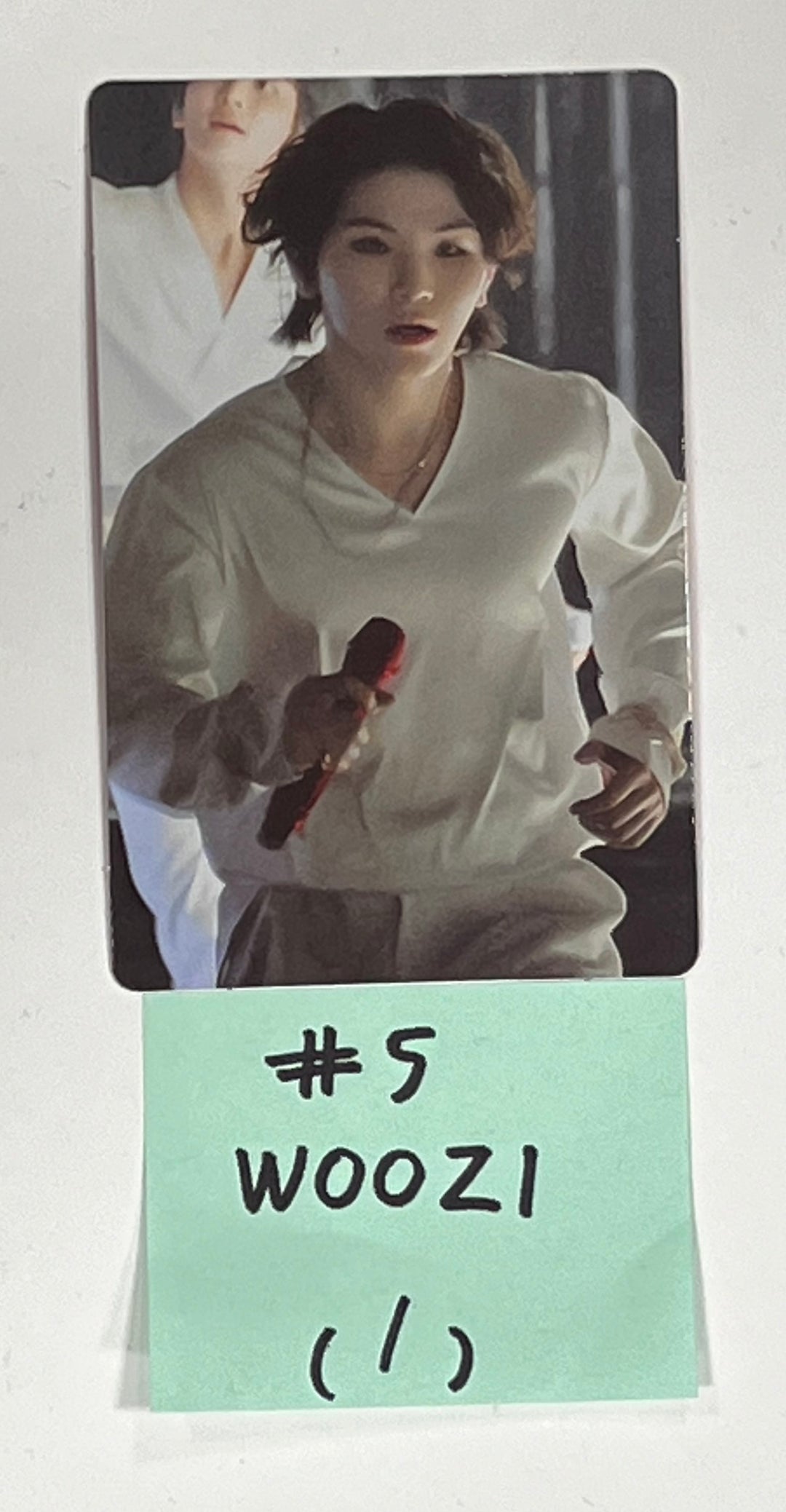 Seventeen "Follow Fellow" - Hybe Insight Exhibition Random Photocard (2) [24.3.20] - HALLYUSUPERSTORE