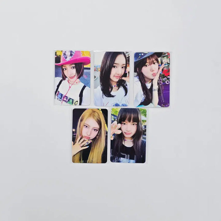 KiiiKiii "DANCING ALONE" -  Broadcast Photocard [26.04.23]