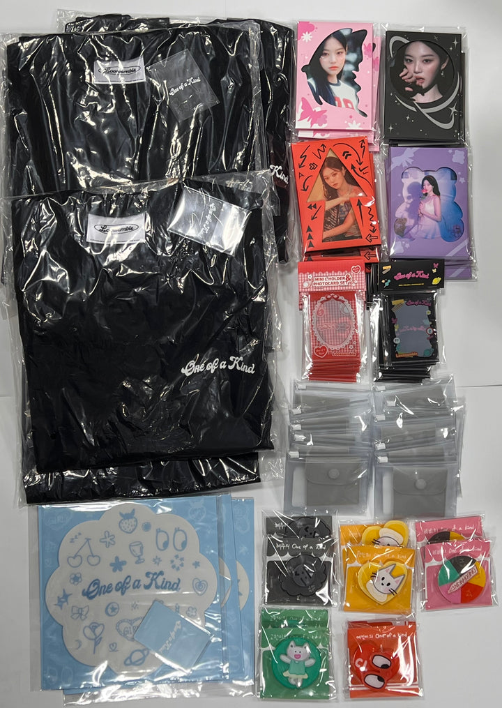 Loossemble "One of a Kind" - Ktown4U Official MD (T-Shirt, Bracelet, Mini L Holder &amp; Photocard Set, Postcard Set, Spinner Smart-Tok, Mouse Pad) [24.6.13] (Restocked 6/26) - HALLYUSUPERSTORE
