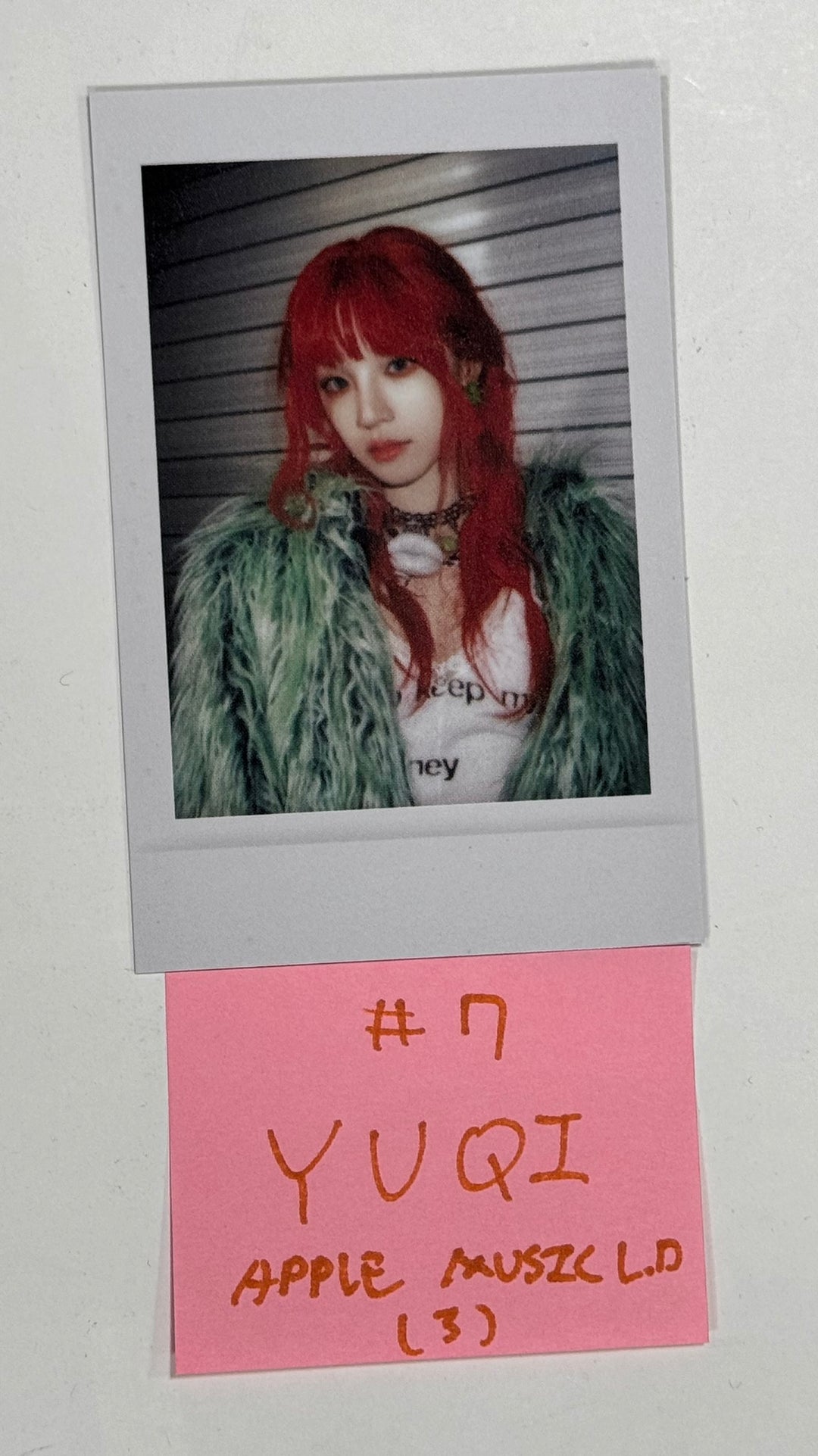 YUQI (Of (G) I-DLE) "YUQ1" - Apple Music Lucky Draw Event Photocard [24.4.25] - HALLYUSUPERSTORE