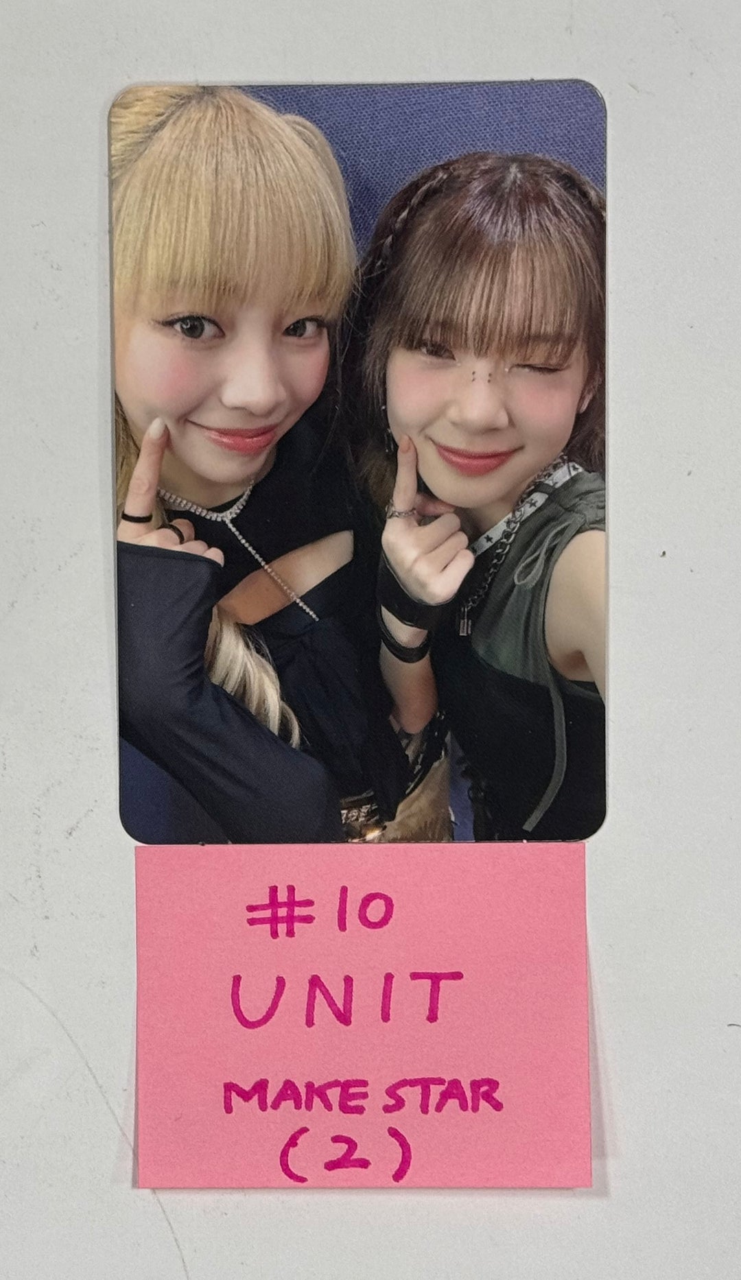 UNIS &