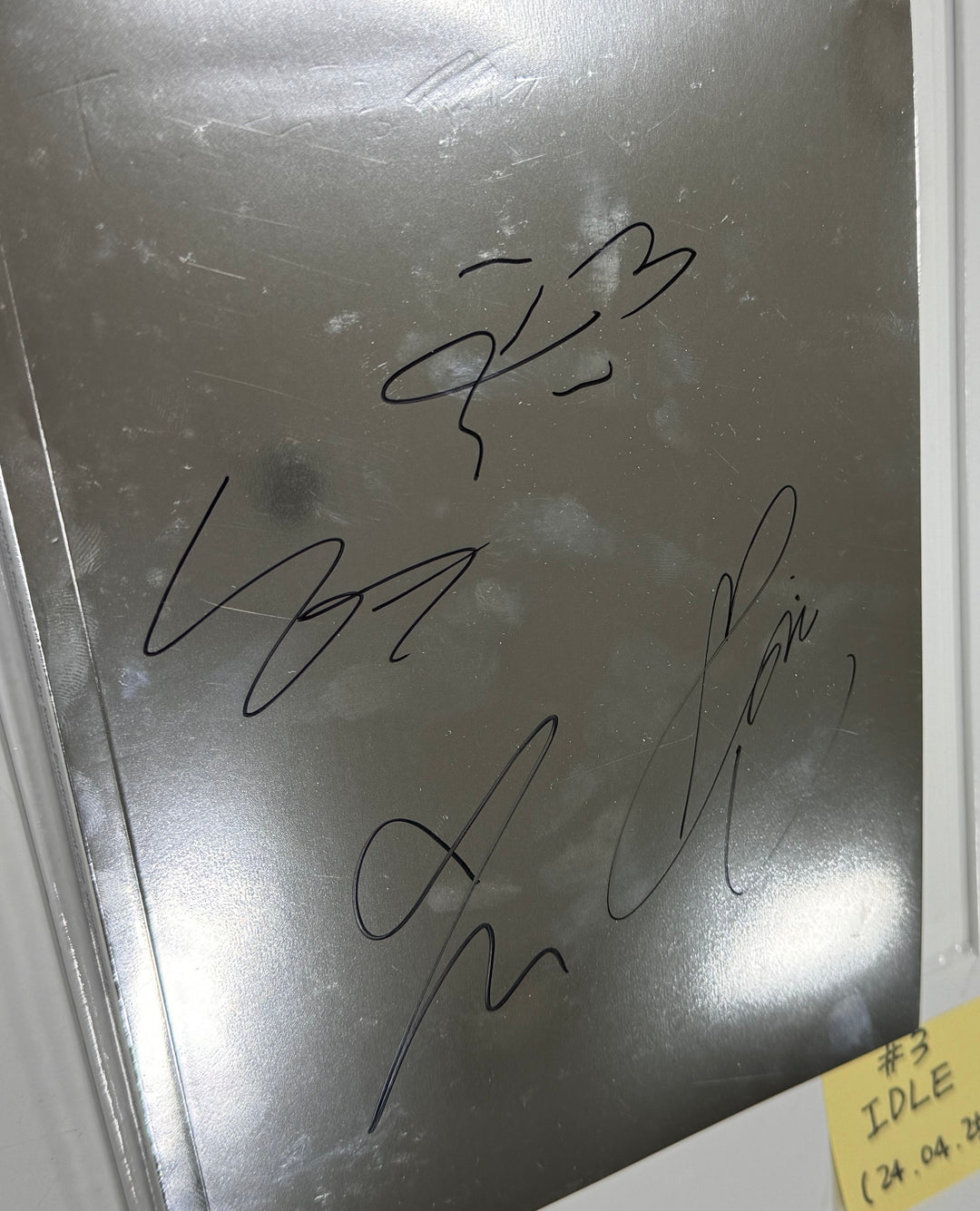 NMIXX "Fe3O4: BREAK", (g) I-DLE "2", LIMELIGHT "Last Dance" - Hand Autographed(Signed) Album [24.4.25] - HALLYUSUPERSTORE