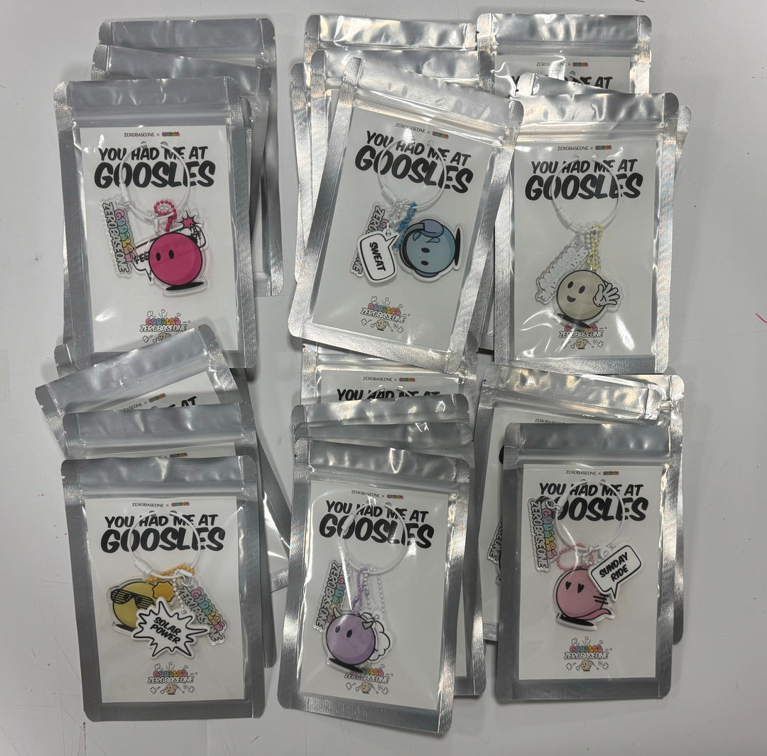 [ZEROBASEONE X GOOSLES] "HELLO ZEROSE! HELLO GOOSLES!" - Official Keyring [24.5.10] - HALLYUSUPERSTORE
