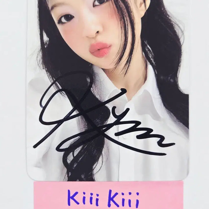 KYA (of KiiiKiii) - Public Broadcast Full Attendance Hand Autographed(Signed) Photocard [26.04.28]