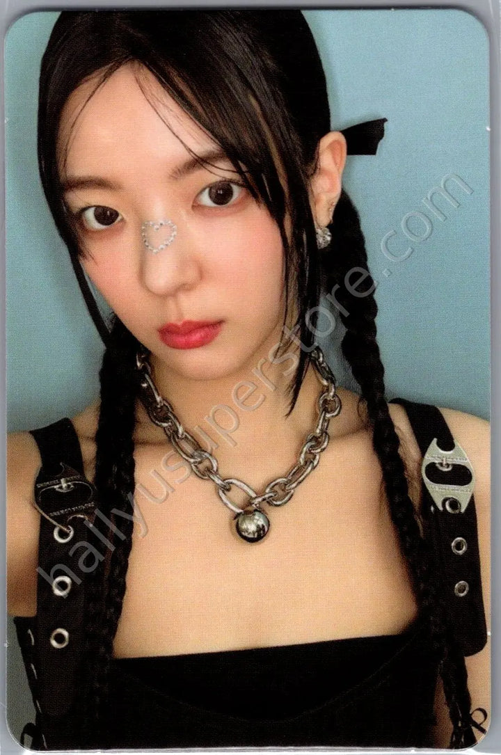 ITZY - Lia - GOLD album photocard standard version