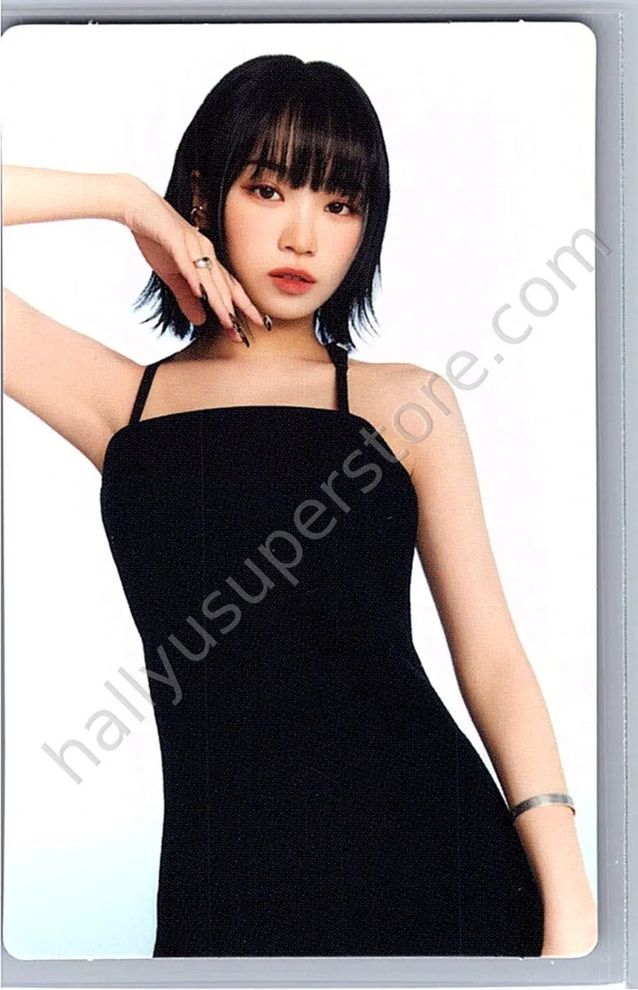 LE SSERAFIM - Kim Chaewon - LE SSERAFIM - Kim Chaewon - Flame Rises Tour (2023) Event mini photocard 7/9