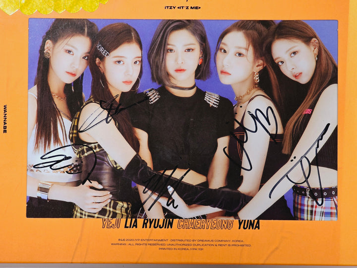Itzy - Hand Autographed(Signed) Promo Album [24.3.25] - HALLYUSUPERSTORE