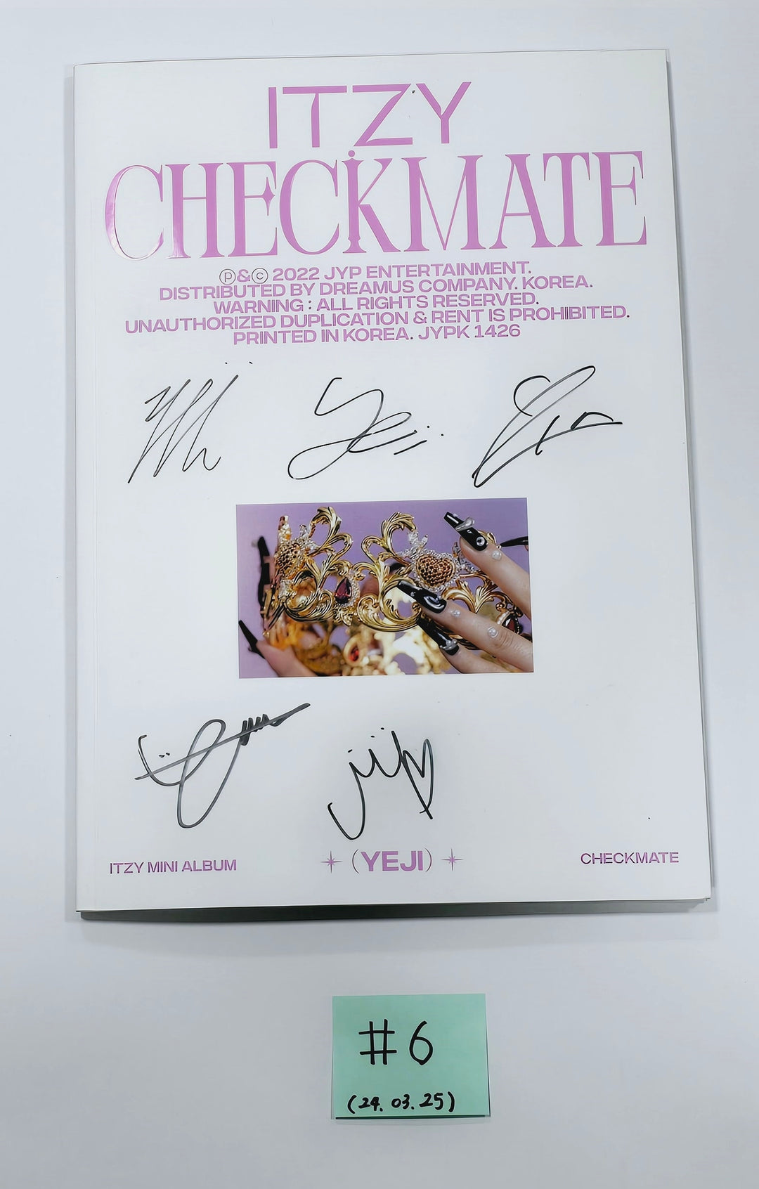 Itzy - Hand Autographed(Signed) Promo Album [24.3.25] - HALLYUSUPERSTORE