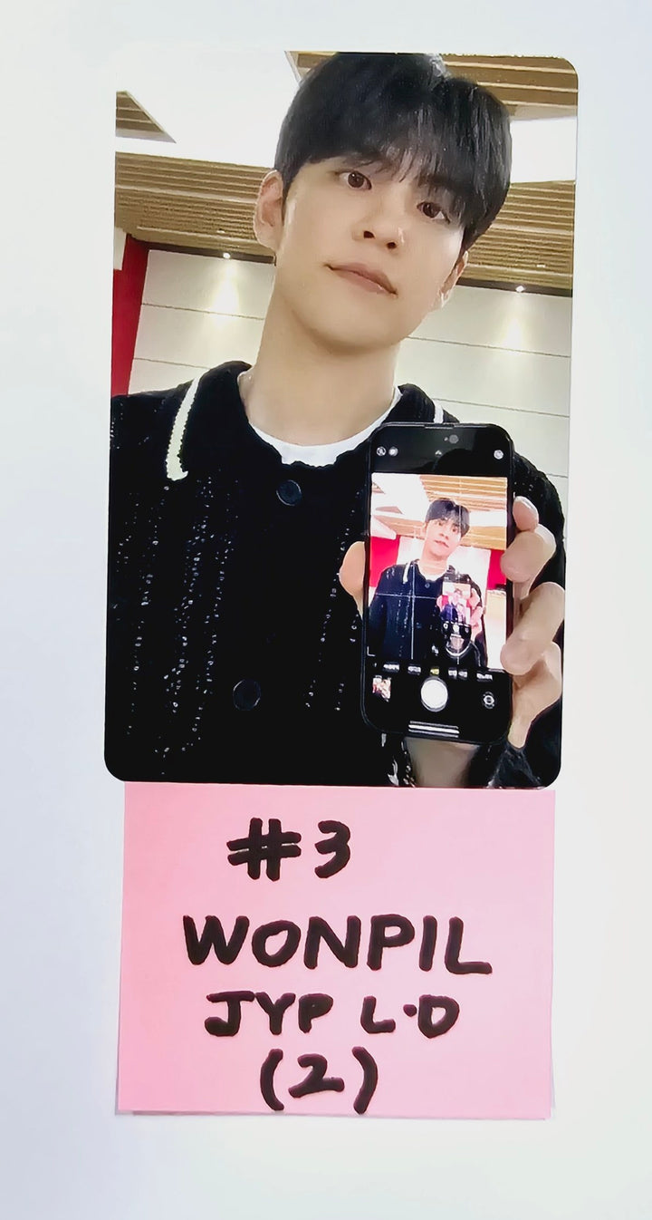 DAY6 "Fourever" - JYP Shop Lucky Draw Event Photocard [24.3.26] - HALLYUSUPERSTORE