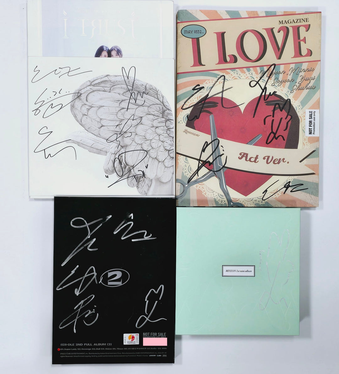 (G) I-DLE - Hand Autographed(Signed) Promo Album [24.3.26] (Restocked 3/27) - HALLYUSUPERSTORE