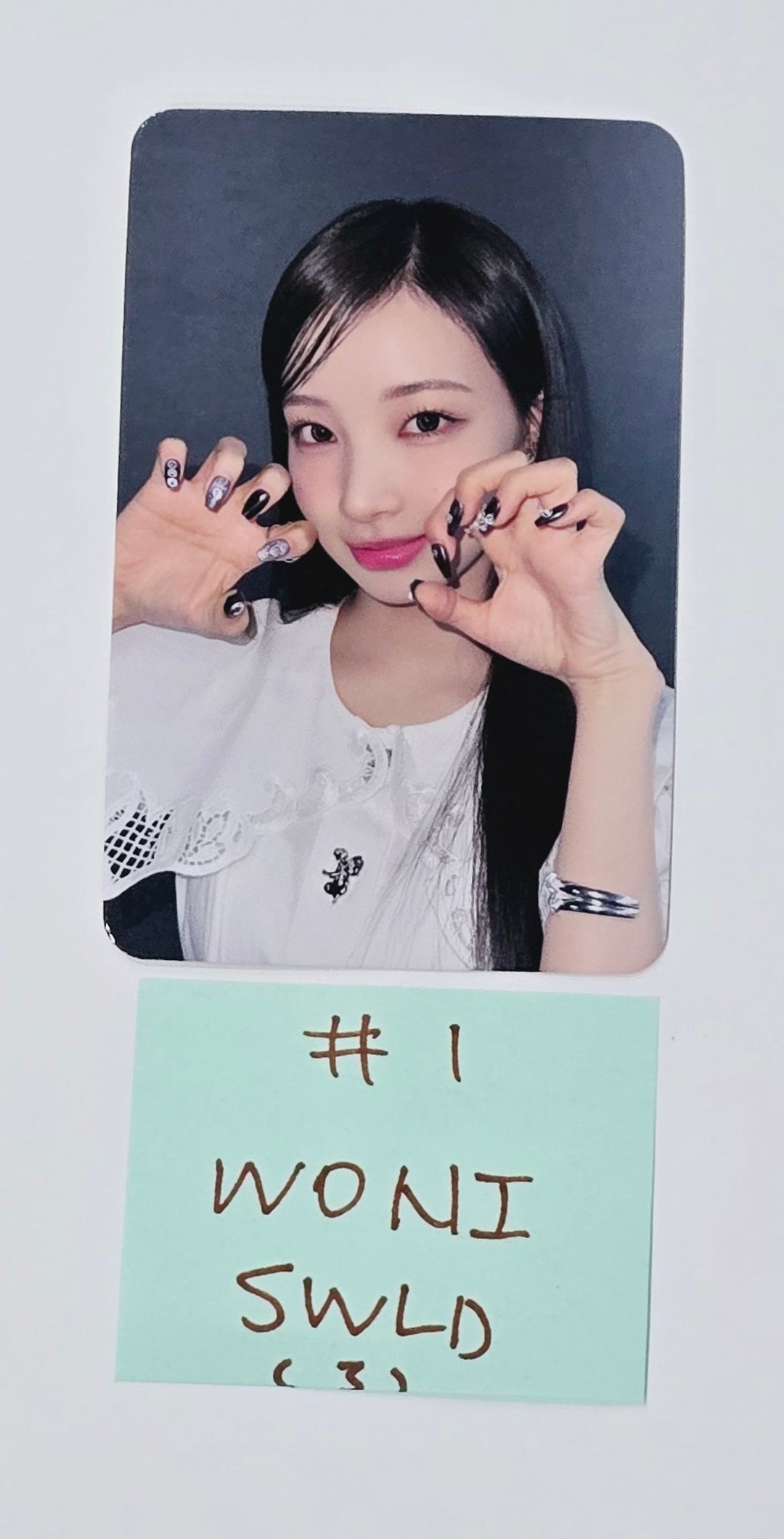 RESCENE "Re:Scene" - Soundwave Lucky Draw Event Photocard [24.3.28] - HALLYUSUPERSTORE