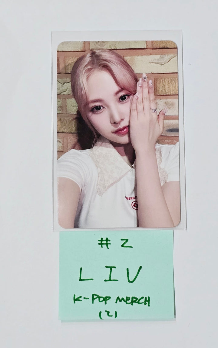 RESCENE "Re:Scene" - K-Pop Merch Pre-Order Benefit Photocard [24.3.28] - HALLYUSUPERSTORE
