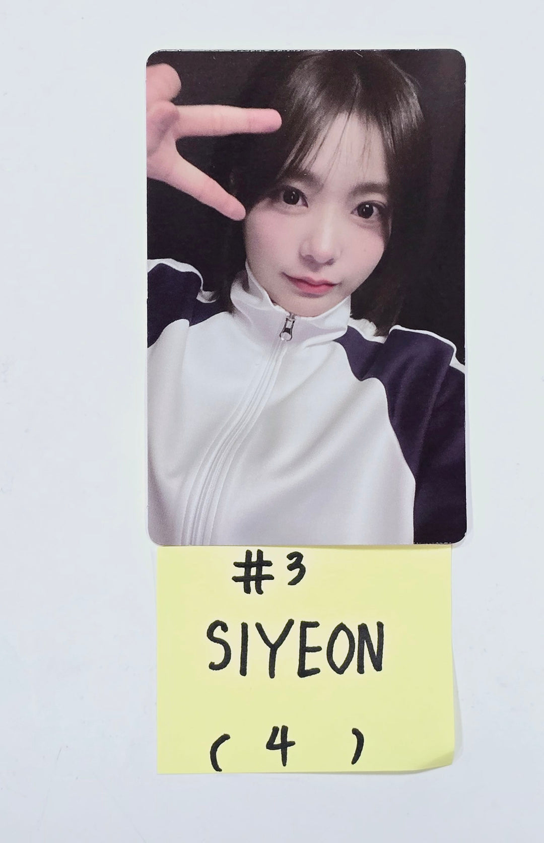 QWER "MANITO" - Official Photocard, ID Photo, ID Card [24.4.15] - HALLYUSUPERSTORE