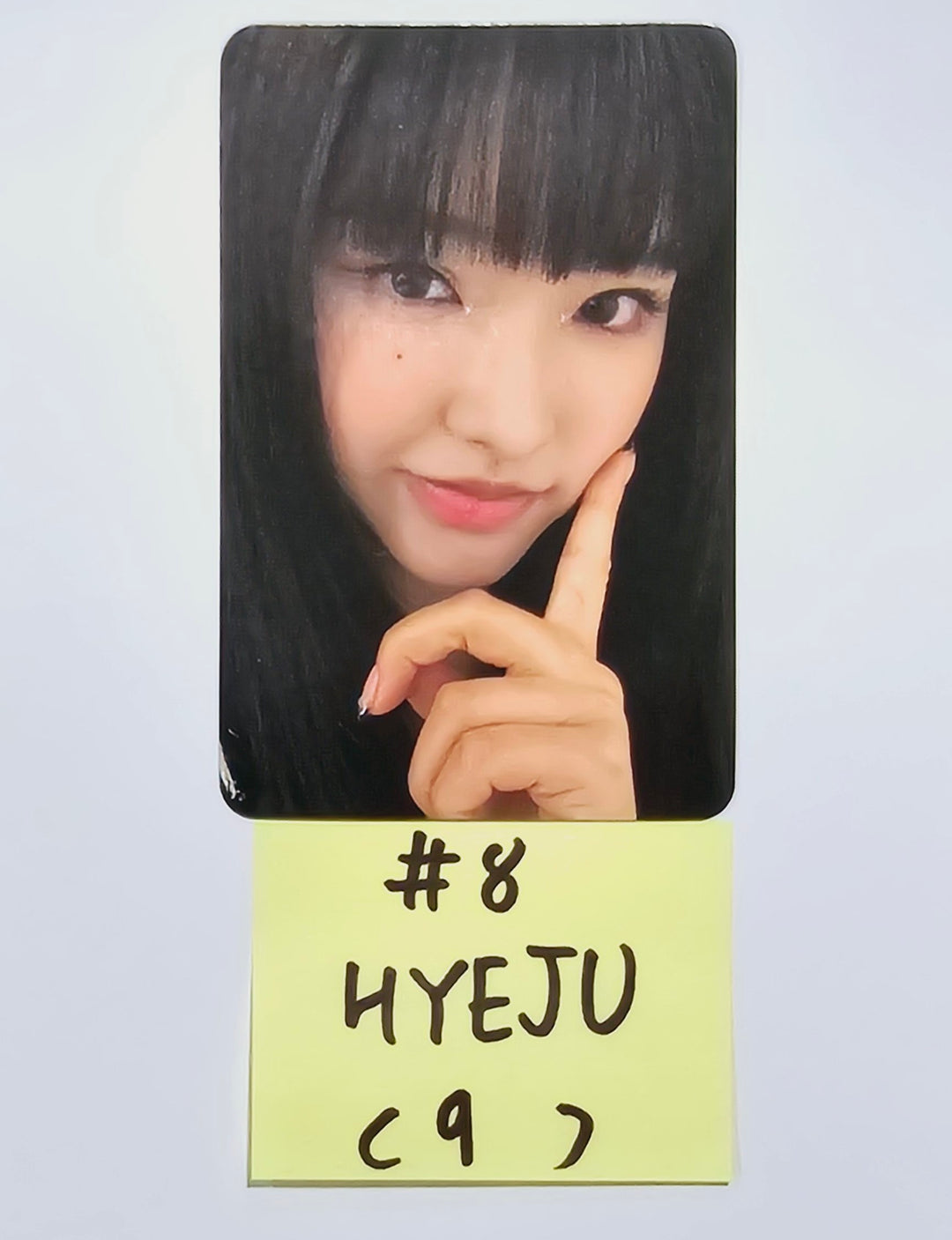 Loossemble "One of a Kind" - Official Photocard (2) [Restocked 4/24] [24.4.17] - HALLYUSUPERSTORE