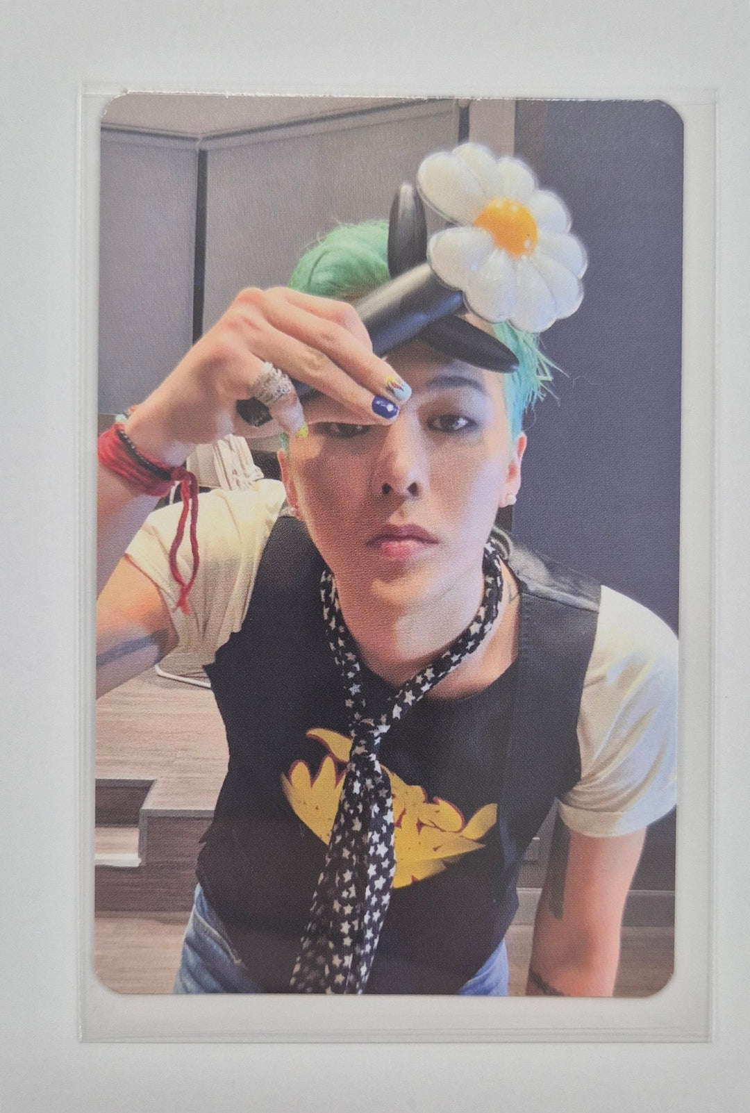 G-Dragon - Official Light Stick + Withmuu Pre-Order Benefit Photocard [25.6.17]