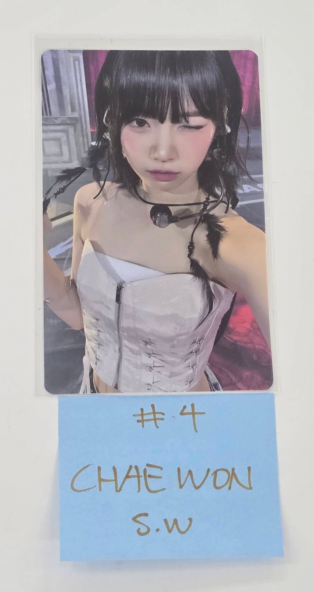 Le Sserafim "UNFORGIVEN &amp; Easy" - Soundwave Lucky Draw Event Photocard [26.1.29]
