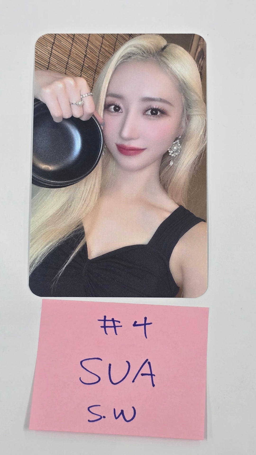 UAU "THE NIGHT BLOOM" 2026 SEASON’S GREETINGS - Soundwave Event Photocard [26.2.2]