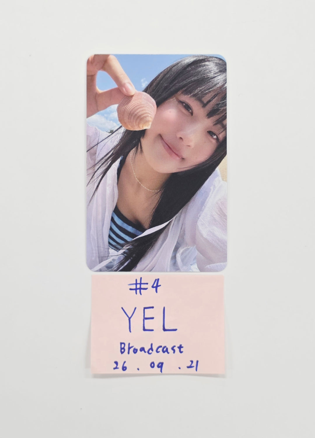 H1-KEY "LOVE or HATE" - Broadcast Photocard (2) [26.09.21]
