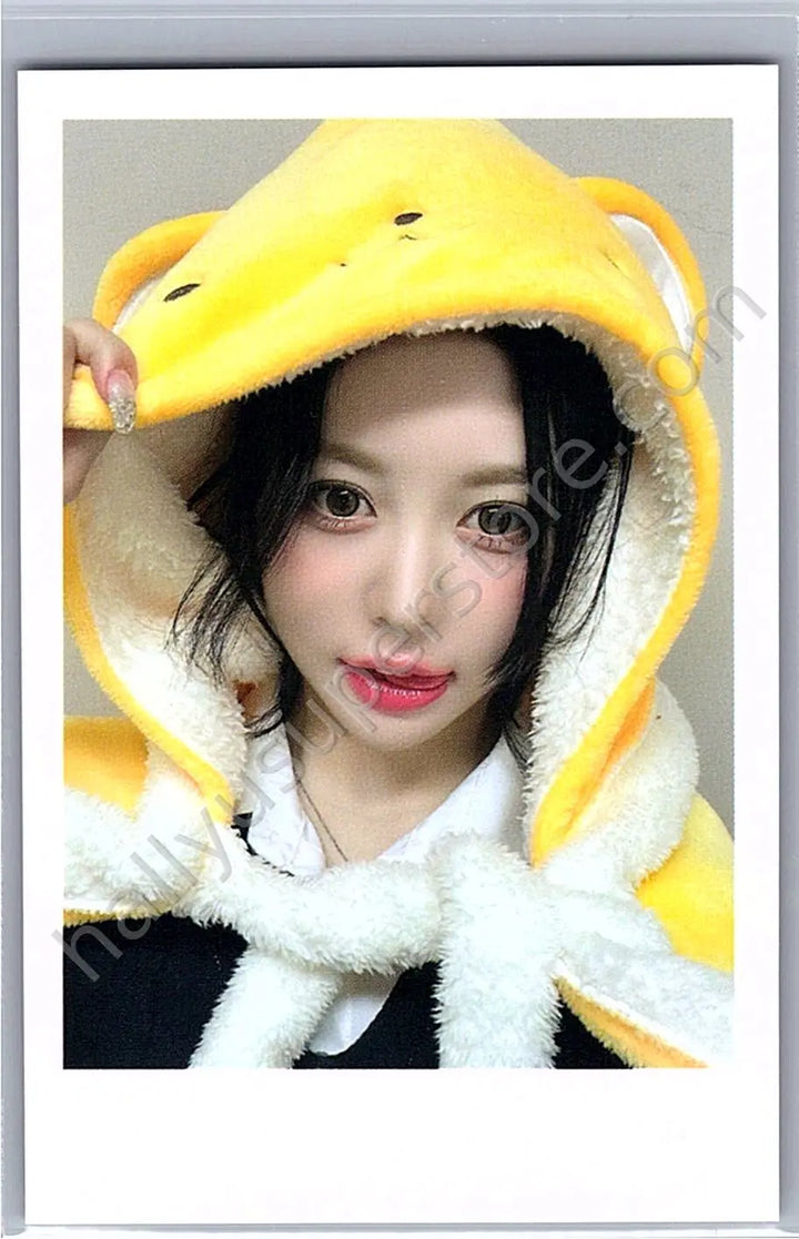 tripleS - Hyerin - Performante fansign jump up polaroid round 7