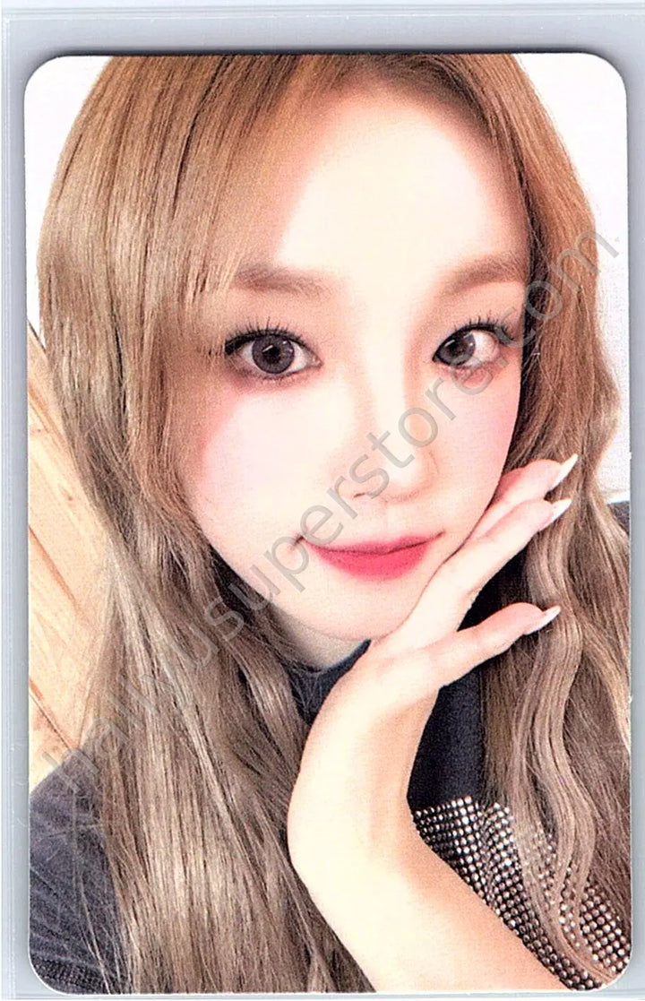 i-dle - Yuqi - IDLE X FRANK BURGER