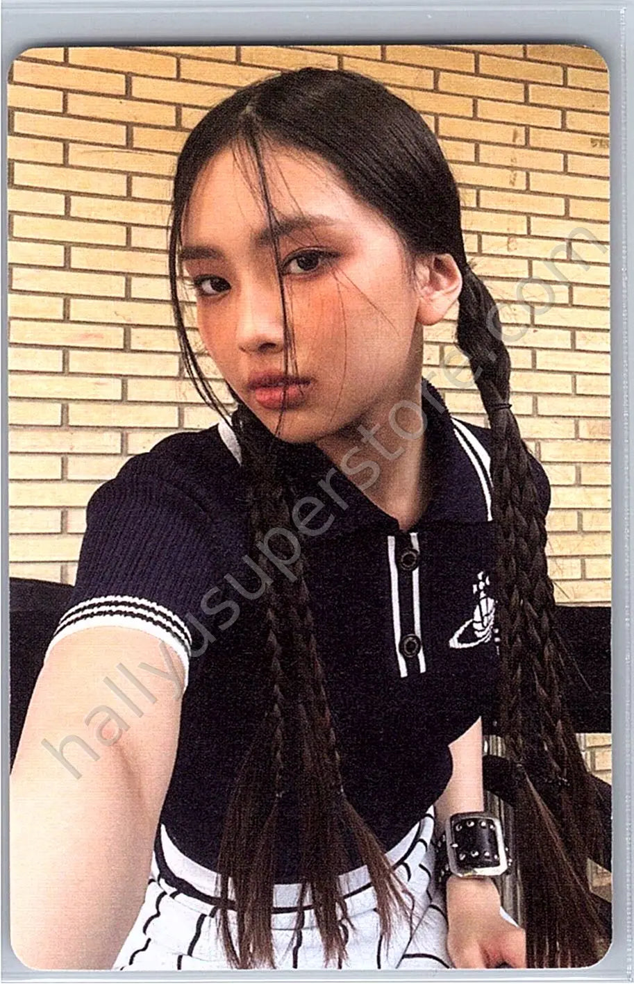 NewJeans - Hyein - NewJeans 1st EP “New Jeans” album photocard B version version 2 weverse album version
