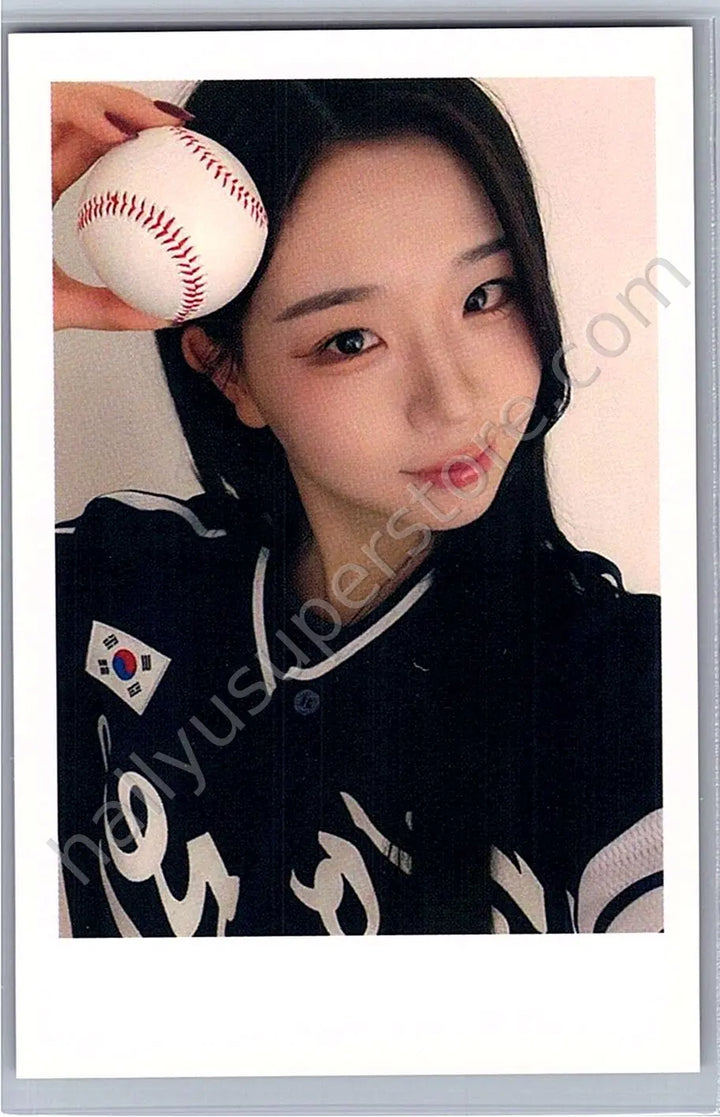 tripleS - Yooyeon - Assemble25 Jump-up polaroid