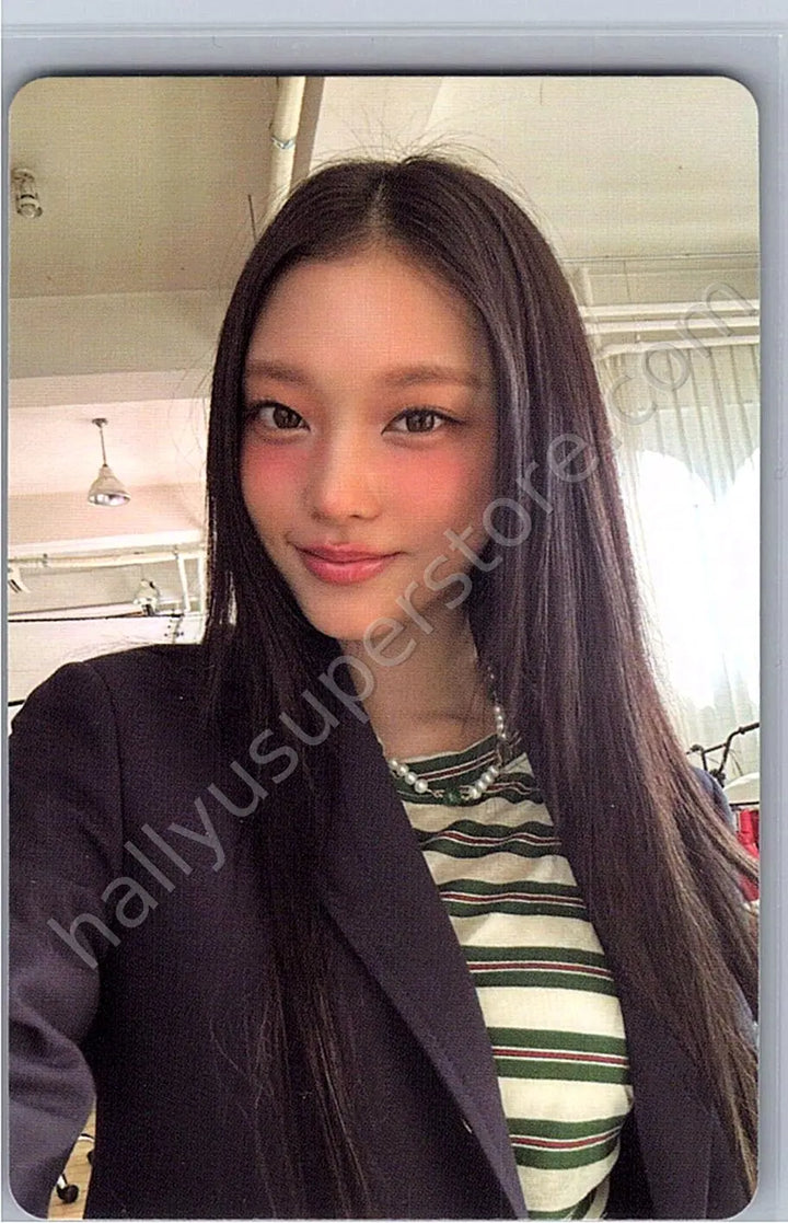 NewJeans - Haerin - How Sweet album photocard haerin version