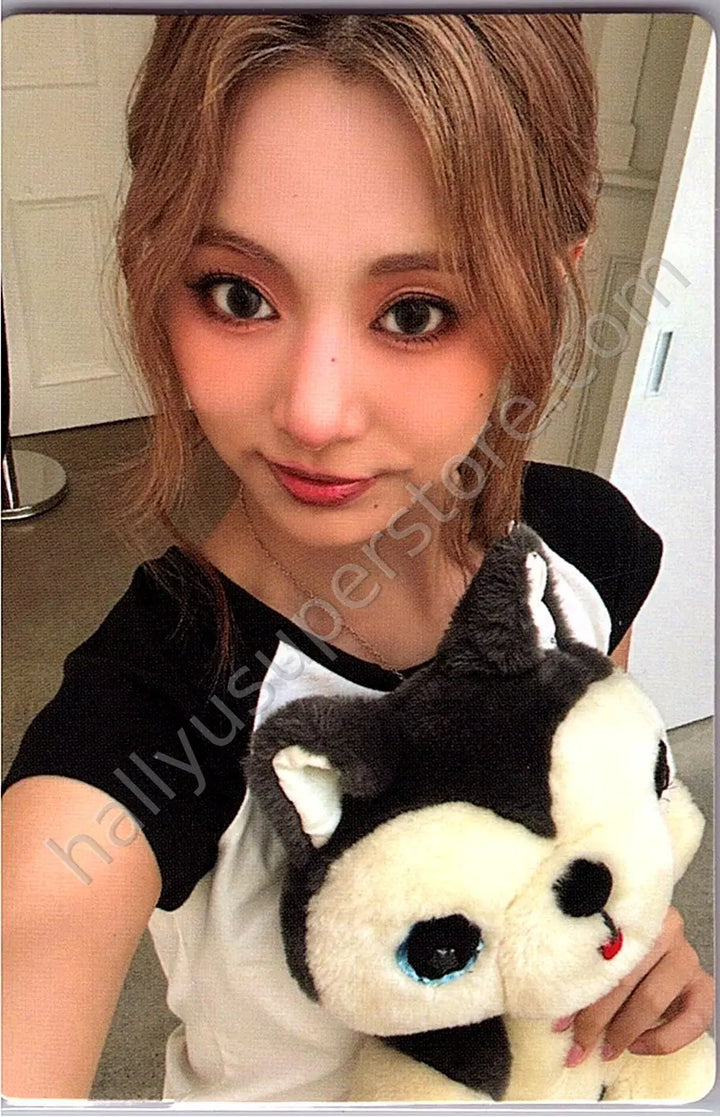 TWICE - Tzuyu - STRATEGY premiere event showcase