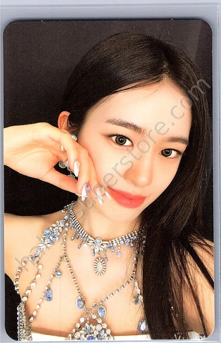 IVE - Yujin - LOVE DIVE album photocard version 2