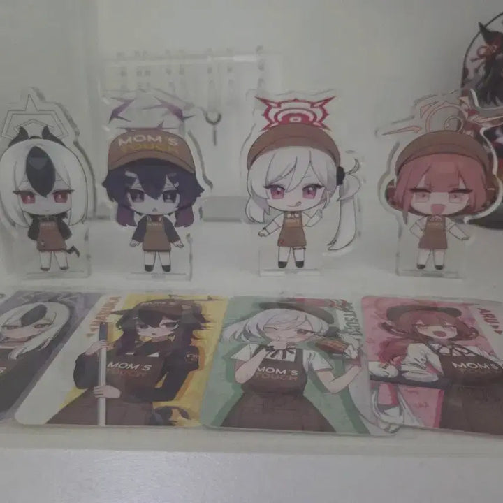 [SOLD OUT] [블루아카이브]맘스터치 콜라보 일괄 sd 아크릴 코롯토,포토카드 흥신소