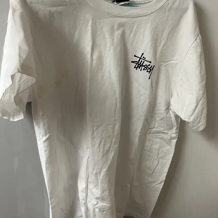 [BUNJANG] Stussy T-shirt White S / 스투시 반팔 티셔츠 화이트 S (하자 있음)