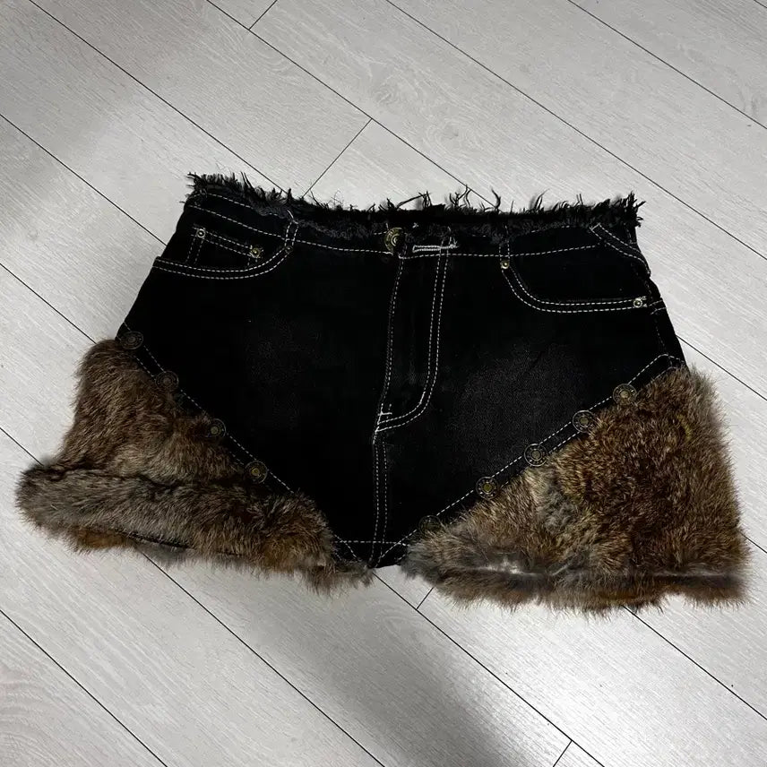 [BUNJANG] Fur Denim Shorts / 퍼 데님 숏팬츠