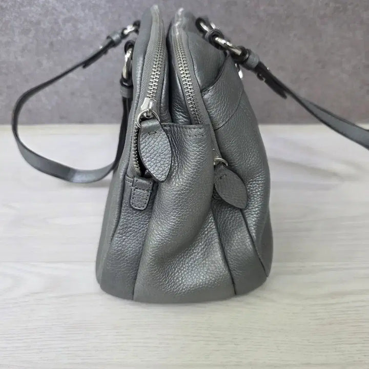 [BUNJANG] Coach Penelope Silver Shoulder Bag / 코치 페넬로페 실버 숄더백