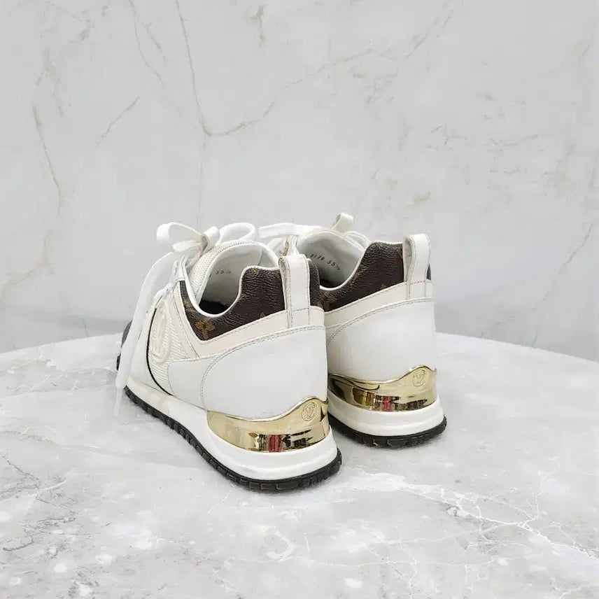 [BUNJANG] Louis Vuitton LV White Run Away Sneakers / 35.5 / 루이비통 LV 화이트 런어웨이 스니커즈