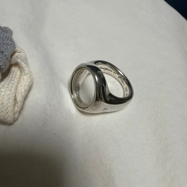 [SOLD OUT] 허비그하로 박효신 굿즈 V ring