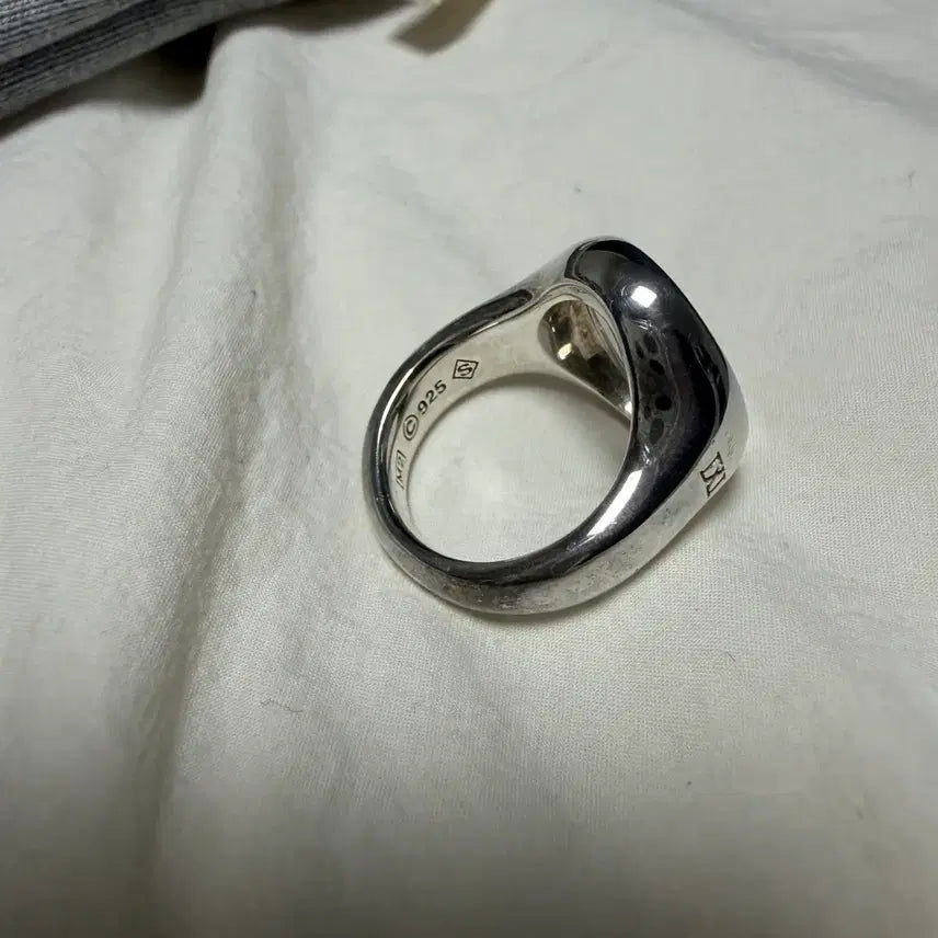 [SOLD OUT] 허비그하로 박효신 굿즈 V ring