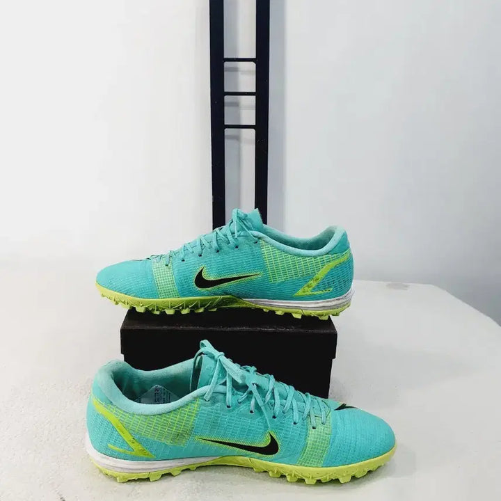 [SOLD OUT] 나이키 축구화 머큐리얼 베이퍼14 아카데미 TF 민트/형광 285