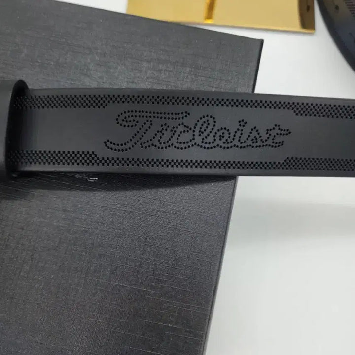 [SOLD OUT] 타이틀리스트 로고펀칭 남성벨트