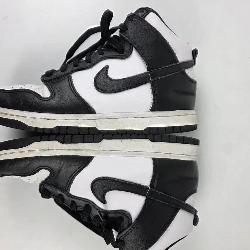 [BUNJANG] Nike Dunk High Panda Sneakers / 빈트로^^240 나이키 덩크 하이 판다 범고래
