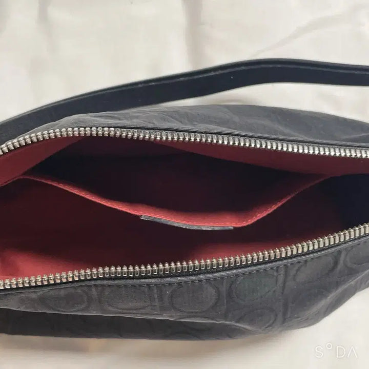 [SOLD OUT] 페라가모 미니 숄더백 블랙