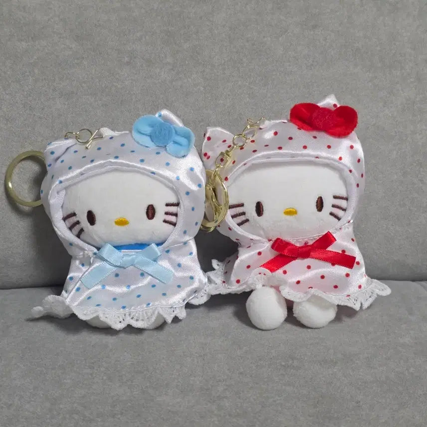 [BUNJANG] Hello Kitty Polka Dot Raincoat Doll Keyring Set / 헬로키티 땡땡이 우비 인형 키링 세트