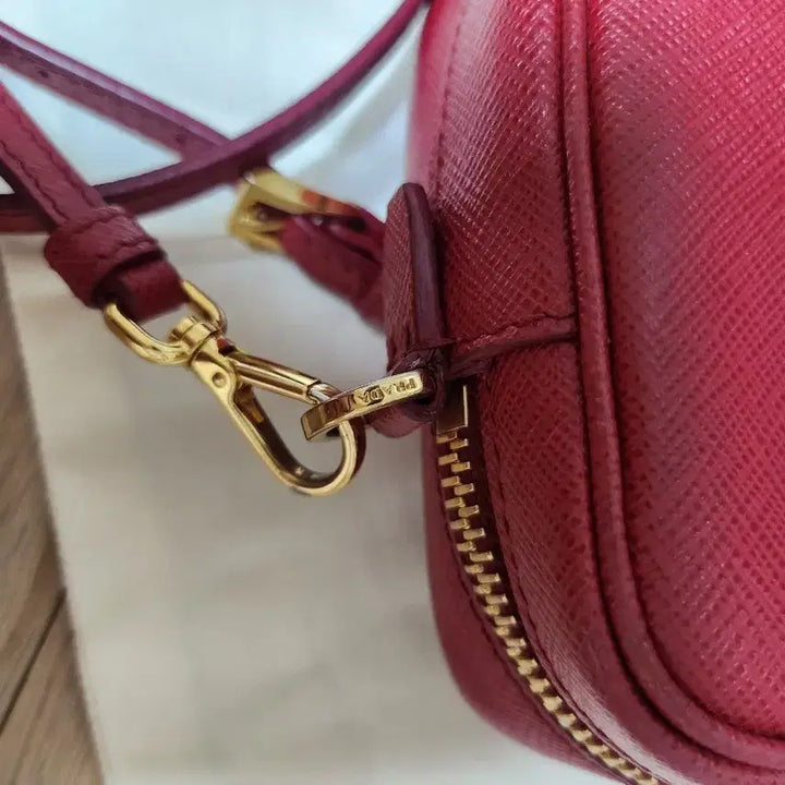 [BUNJANG] Prada Saffiano Lux Camera Bag - Red / 프라다 사피아노 룩스 카메라백 레드