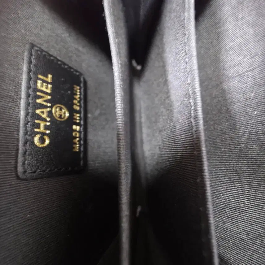 [BUNJANG] Chanel Boy Caviar Zipper Wallet / 샤넬 보이 케비어 지퍼 지갑