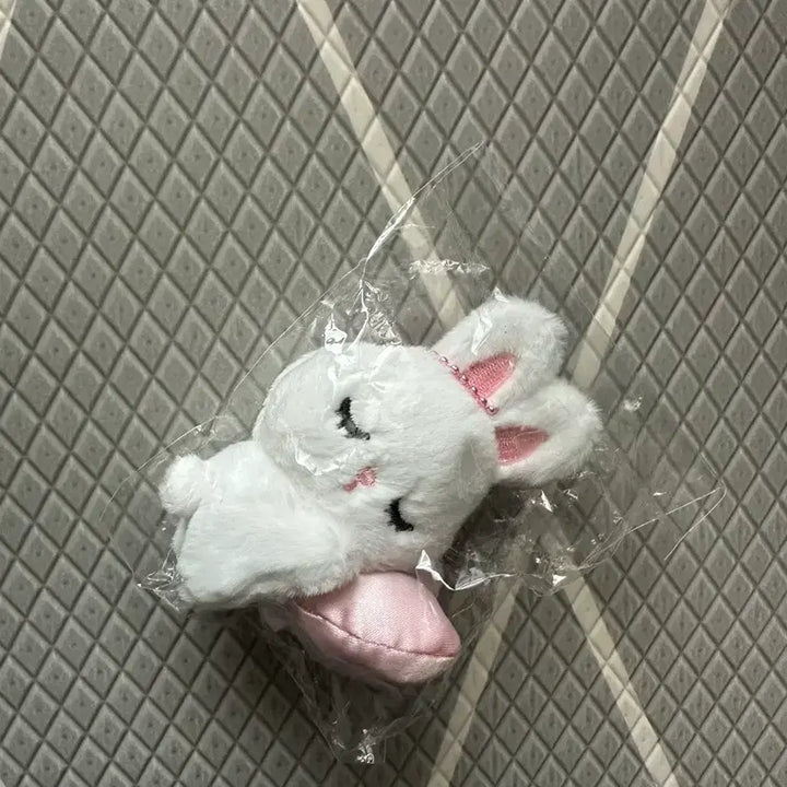[BUNJANG] Foxy Illustration Mascot Nui Keyring / 폭시 일러스트레이션 마스코트 누이 키링 가챠(새상품)
